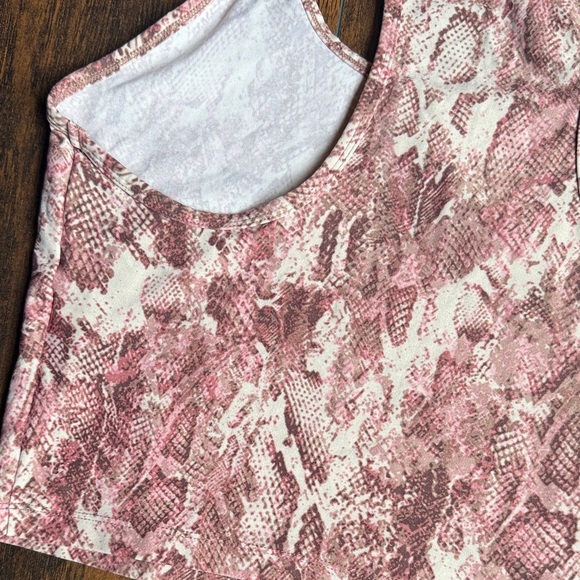 NWOT Calvin Klein Pink Snake Print performance top size XL (G15) - Picture 4 of 4